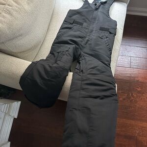 Black Insulated Overalls for skiing